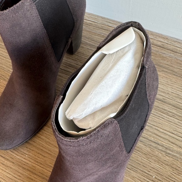 NWOB Cole Haan Hayes Gore Suede Bootie - Dark Brown - Size 7.5 - Picture 8 of 11